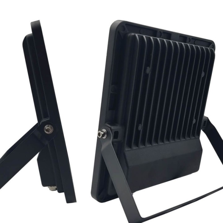 Projecteur LED RGB+W 50W – IP65 – Étanche – Éclairage Extérieur