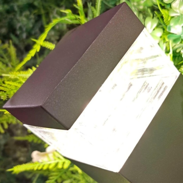 Applique murale LED 8 watts IP44 – Extérieure décorative – Acier et polycarbonate